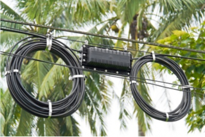 12 Core Self Supporting FRP Menber ASU Mini ADSS Aerial Fiber Optic Cable 120M Span 4