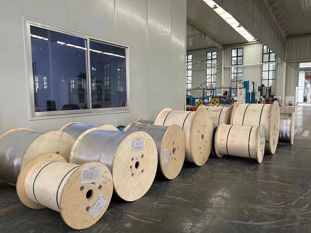 Quality Fiber optic cable 1core 2core 4core 8core for Networking Communication factory